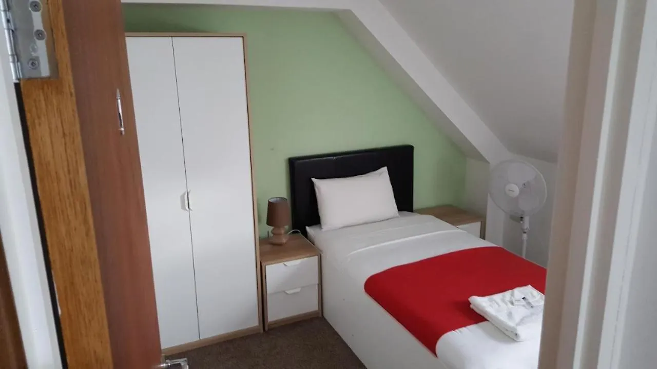 Bed and Breakfast Heathrow Travellers Hub Hounslow Nocleg ze śniadaniem