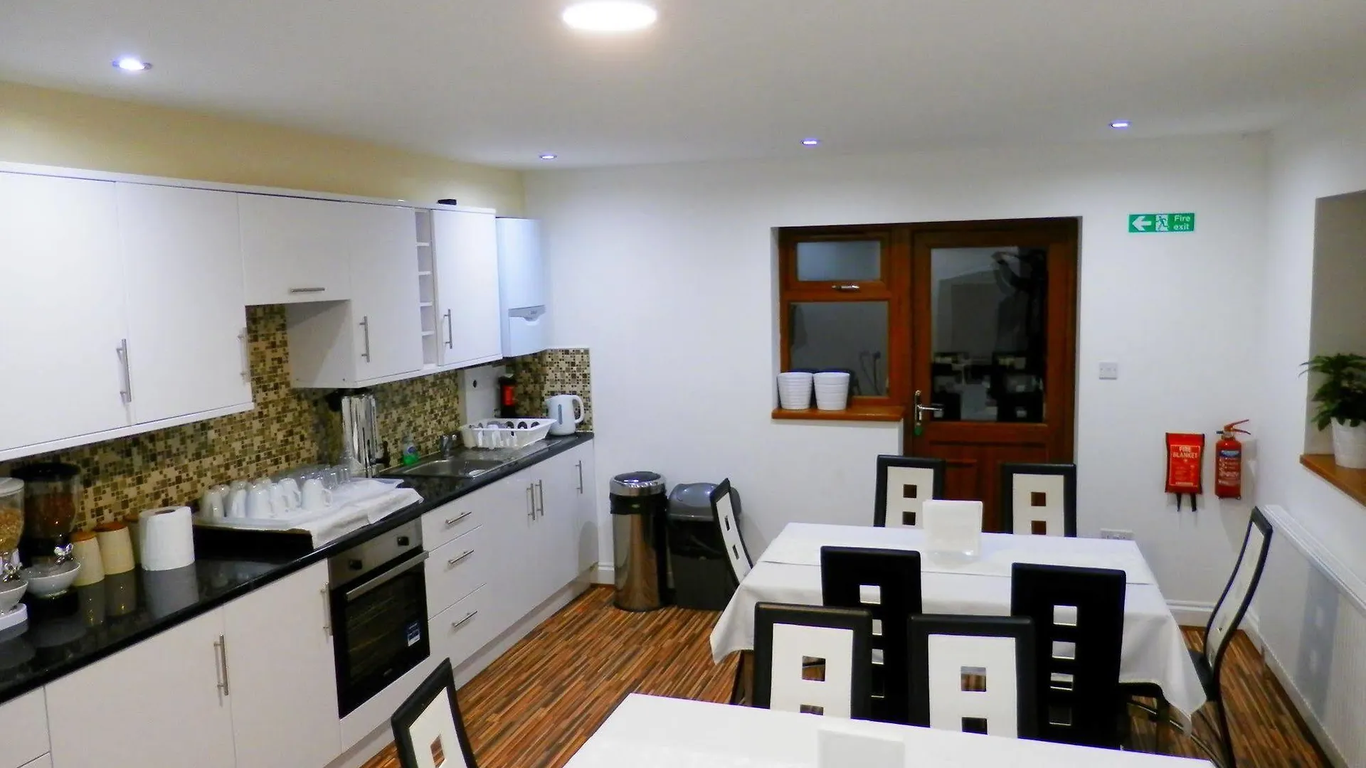 Bed and Breakfast Heathrow Travellers Hub Hounslow Nocleg ze śniadaniem