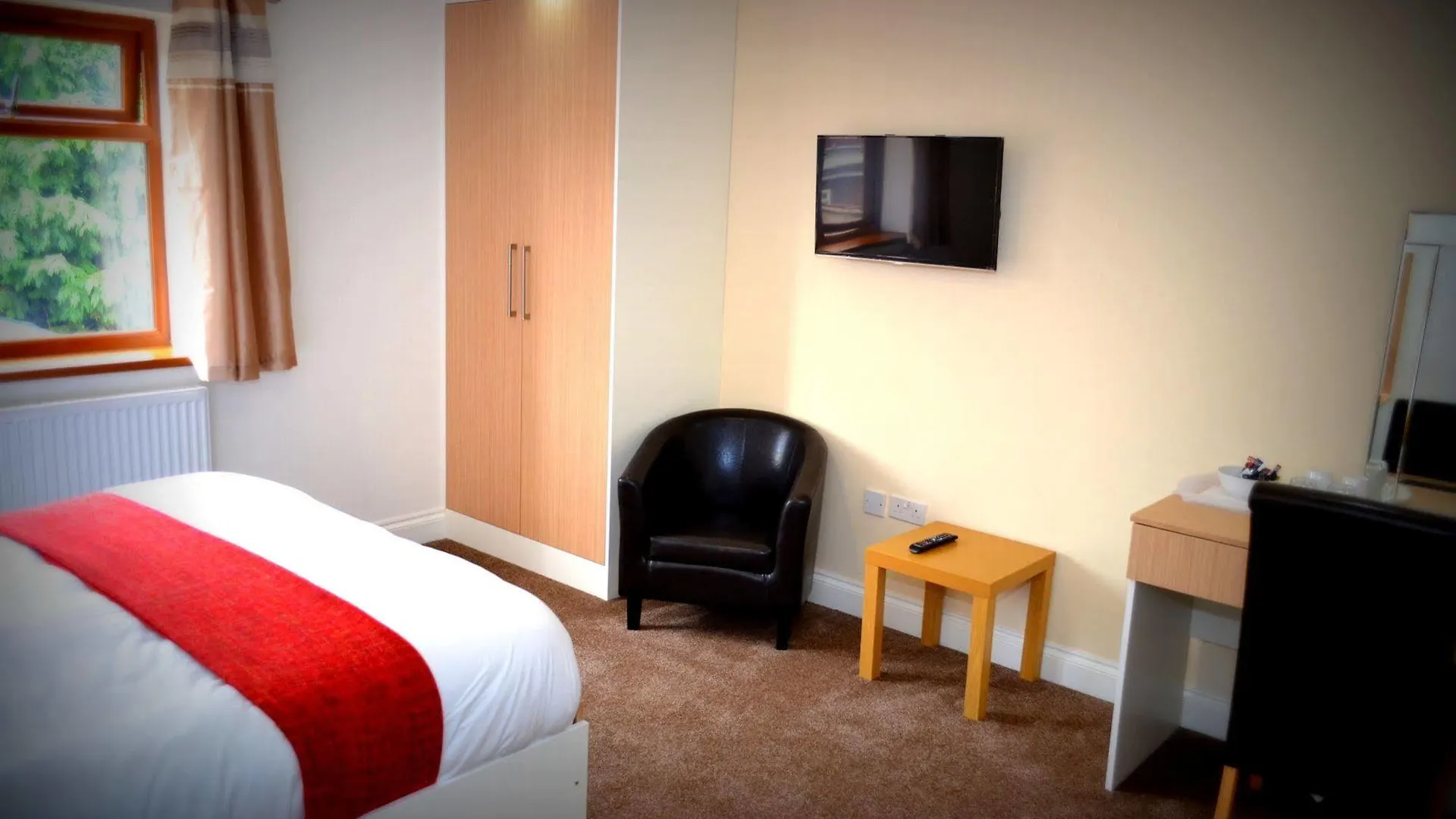 Bed and Breakfast Heathrow Travellers Hub Hounslow Nocleg ze śniadaniem
