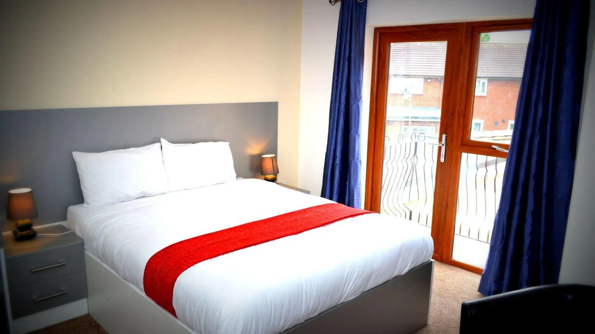 Bed and Breakfast Heathrow Travellers Hub Hounslow