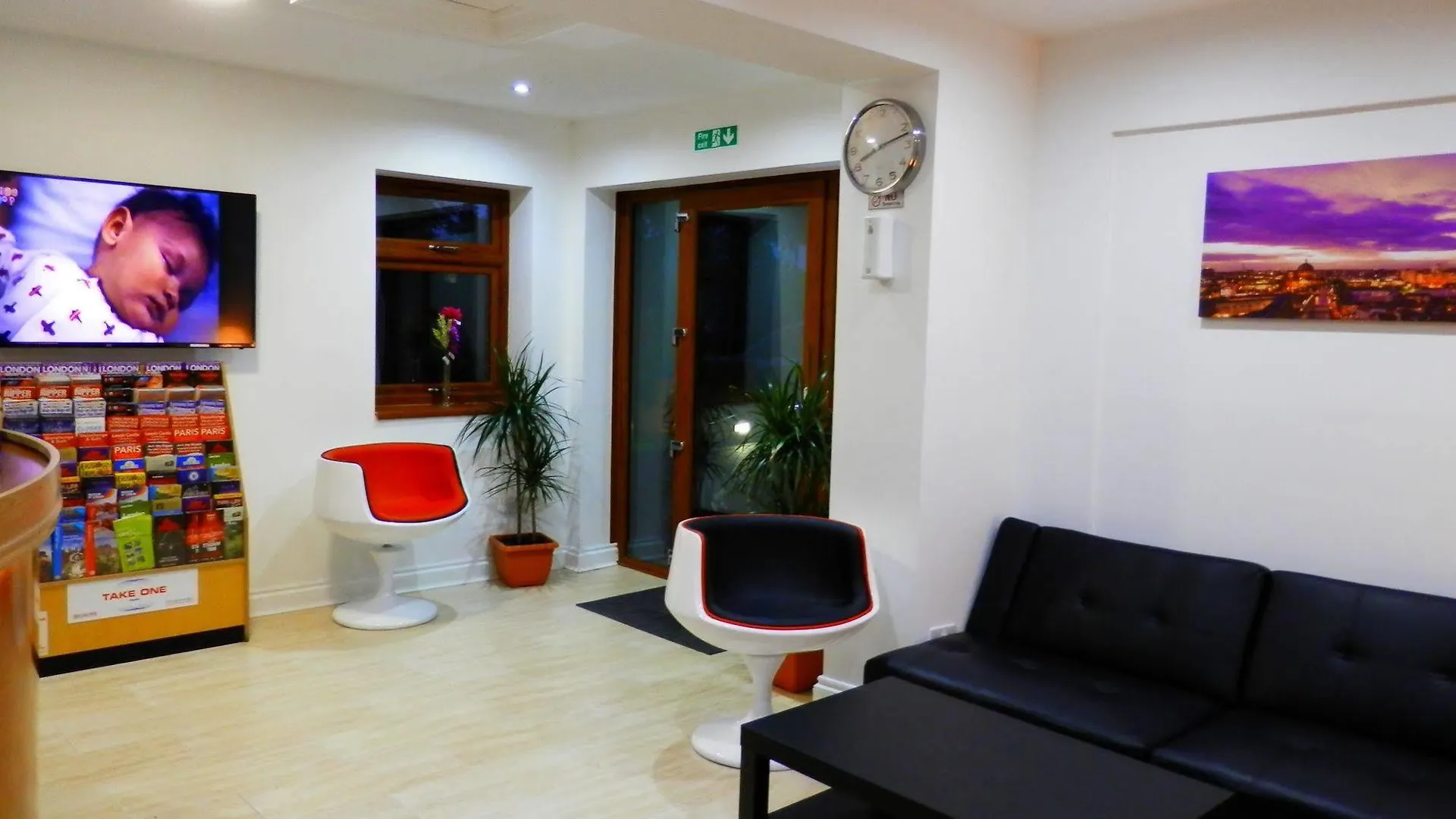 Heathrow Travellers Hub 3*, Hounslow United Kingdom