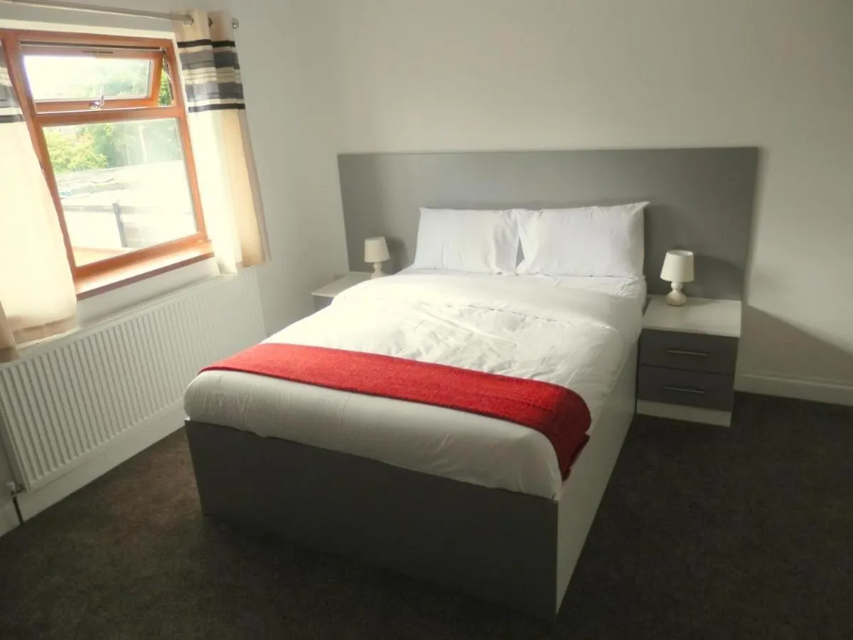Heathrow Travellers Hub Bed & Breakfast Hounslow