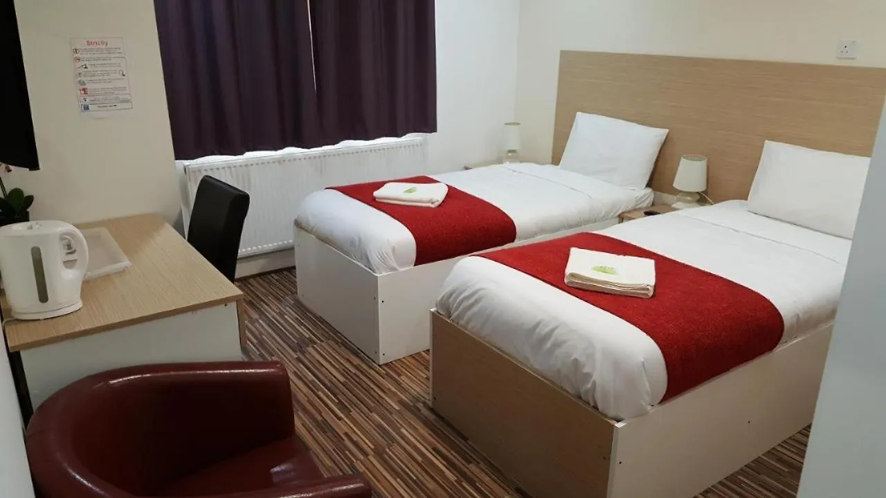 Bed and Breakfast Heathrow Travellers Hub Hounslow