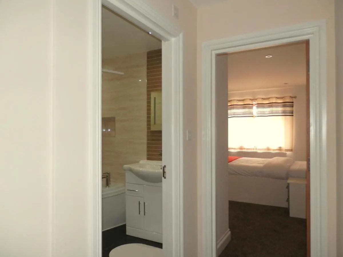 Heathrow Travellers Hub Bed & Breakfast