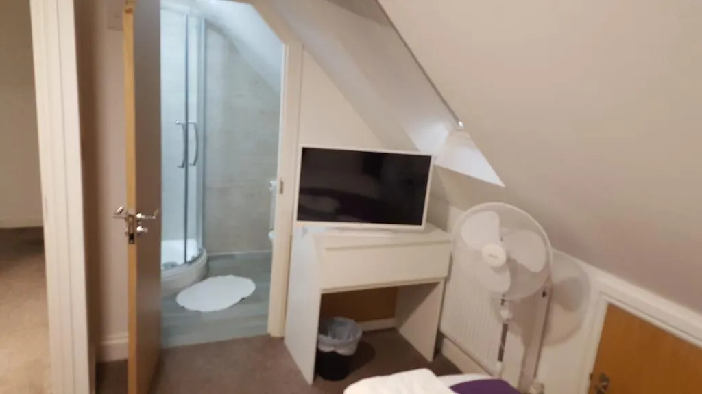 Heathrow Travellers Hub 3*, Hounslow United Kingdom