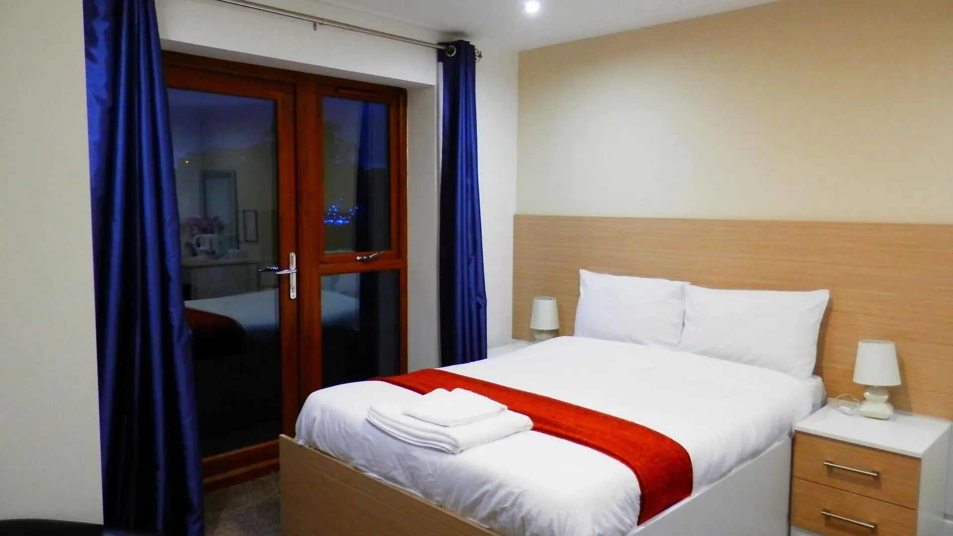Bed & Breakfast Heathrow Travellers Hub