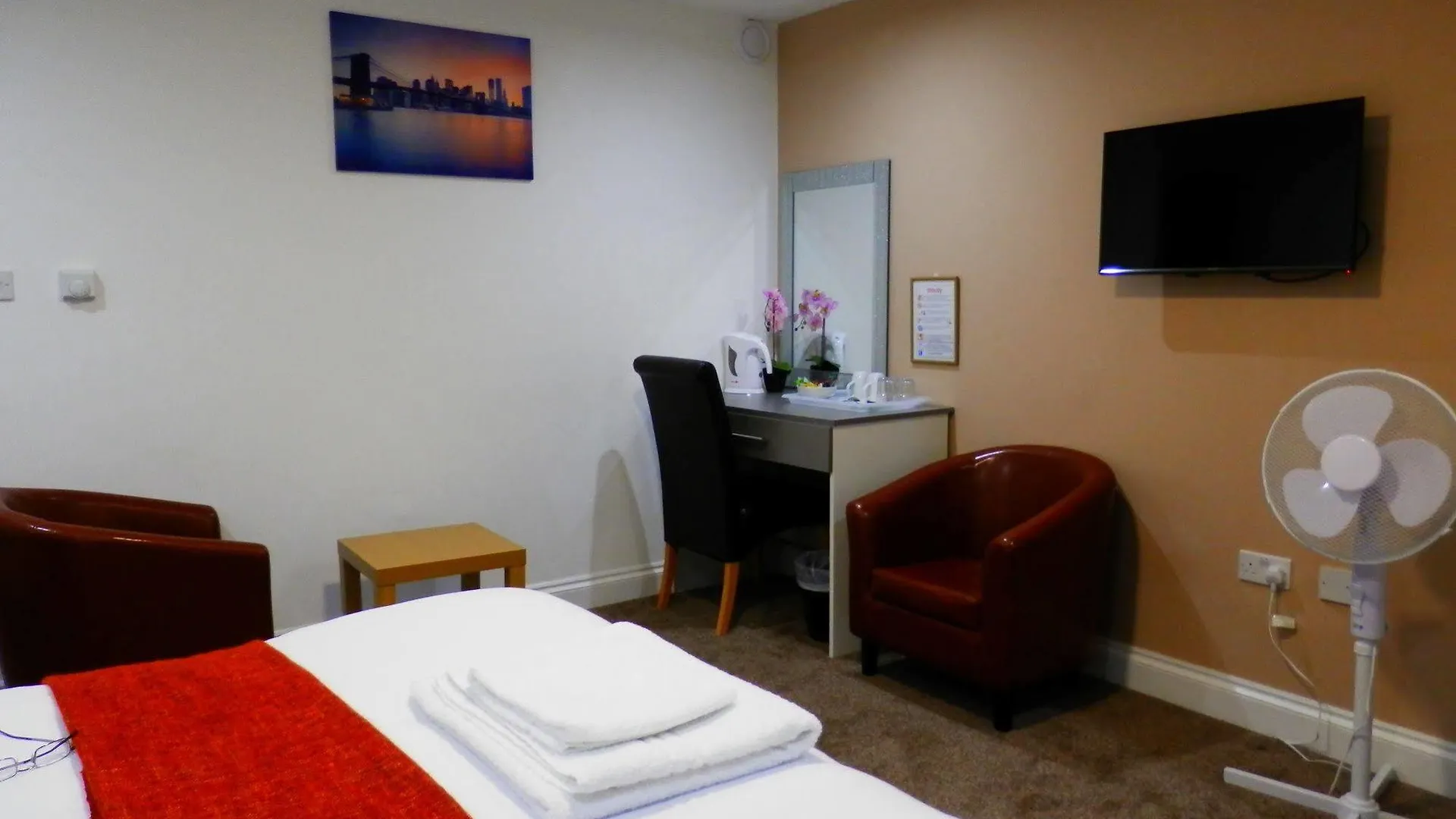 Bed & Breakfast Heathrow Travellers Hub